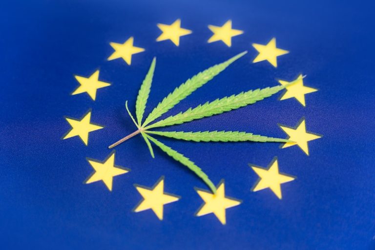 Cannabisblad på EU-flagga